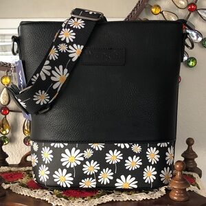 NWT Wrangler Black Crossbody w/ Daisy Print & Matching Fashion Strap